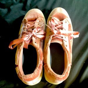 Pink velvet shoes